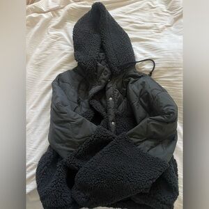 Sherpa jacket with hood